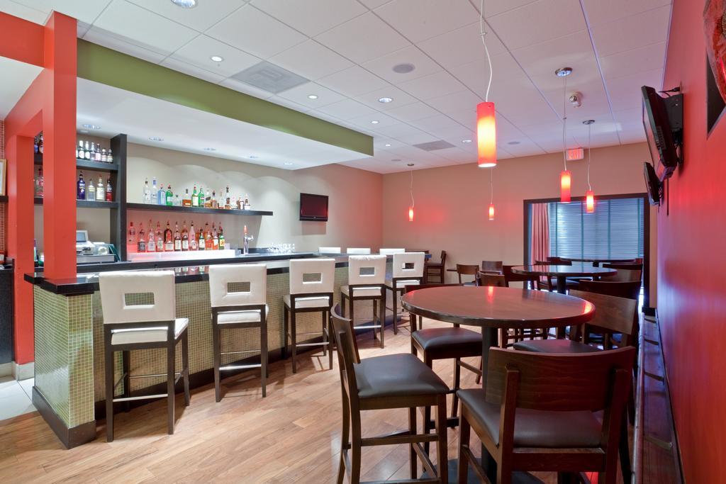 Holiday Inn Olathe Medical Center Étterem fotó